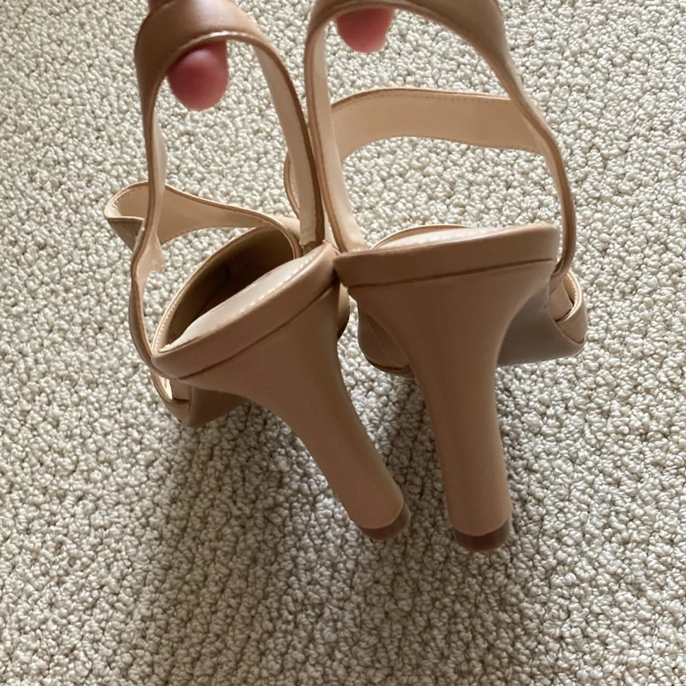 NEW Calvin Klein Slingback Nude Pumps Heels Wrap Around Kitten Mary Janes Sz 8 - Picture 5 of 12